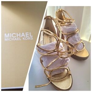 New MICHAEL KORS Vero Lug Platform Sandals Pale Gold